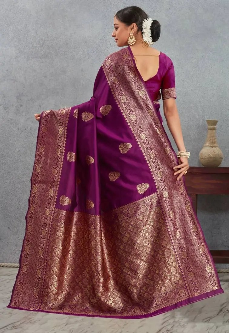 Sari en soie artificielle violet avec bordure en fil d’or zari Sari Indien
