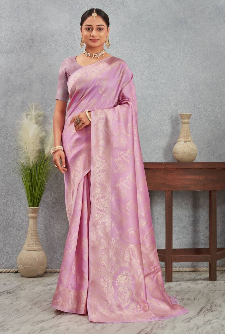 Sari en soie artificielle rose avec tissage en fil d’or zari Sari Indien