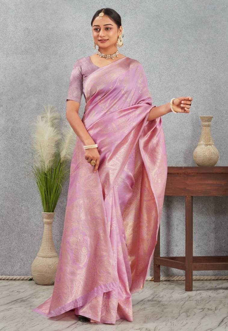 Sari en soie artificielle rose avec tissage en fil d’or zari Sari Indien